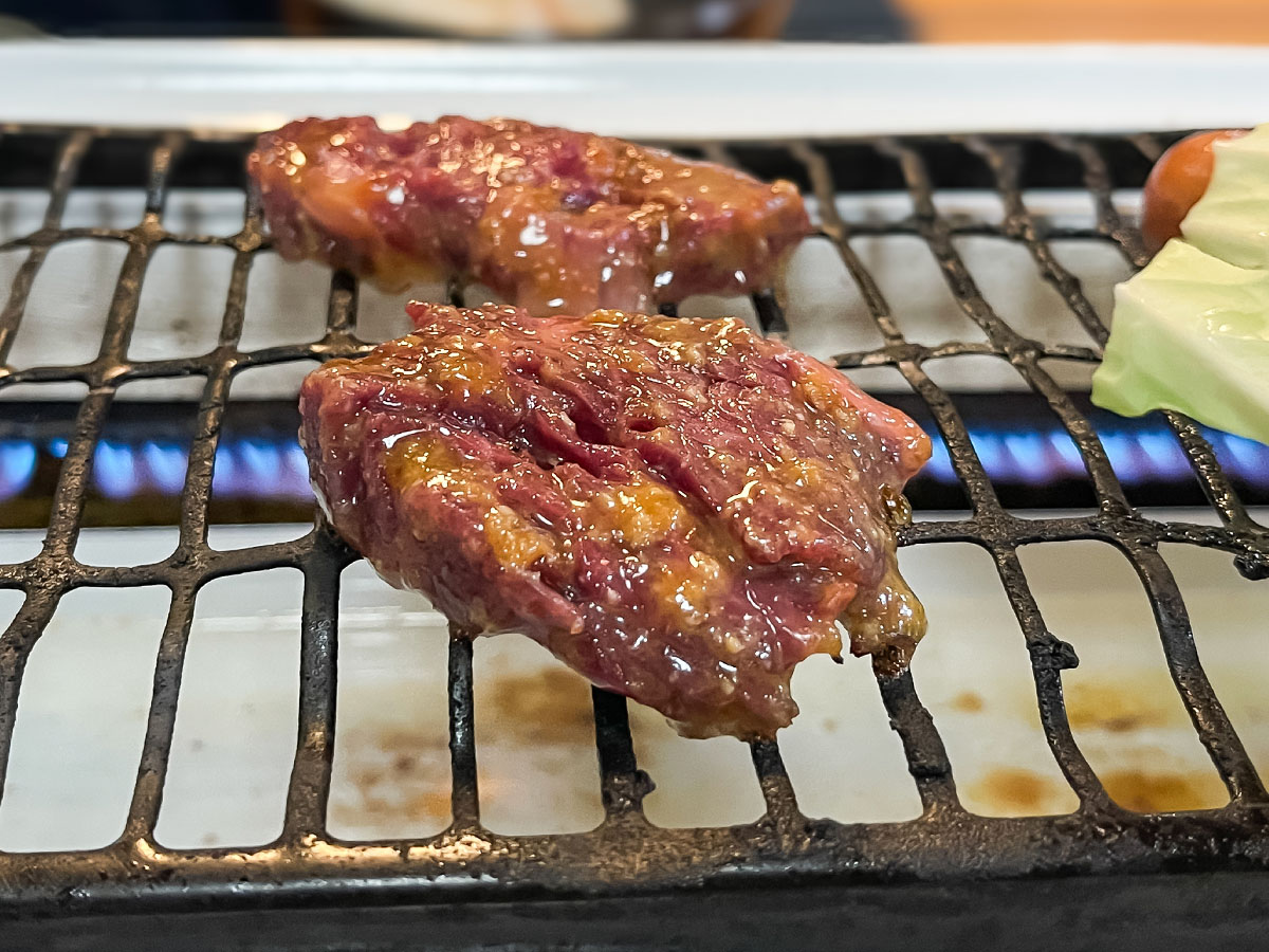 「やきにく福楽園」でカルビ、ロース、黒豚ウインナー食べた!/宮崎県都城市