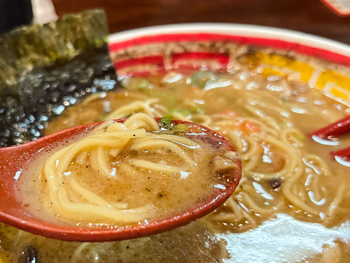 「九州じゃんがら」でこんがりマー油の"こぼんしゃん"ラーメン食べたよ!/東京都原宿店