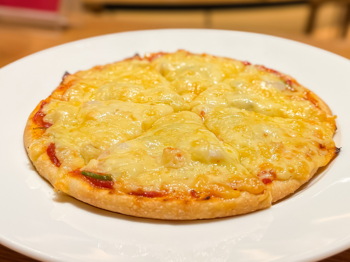 「ニコラスピザハウス」で週末限定ランチのピザと明太子クリームパスタ食べた!/横浜・馬車道