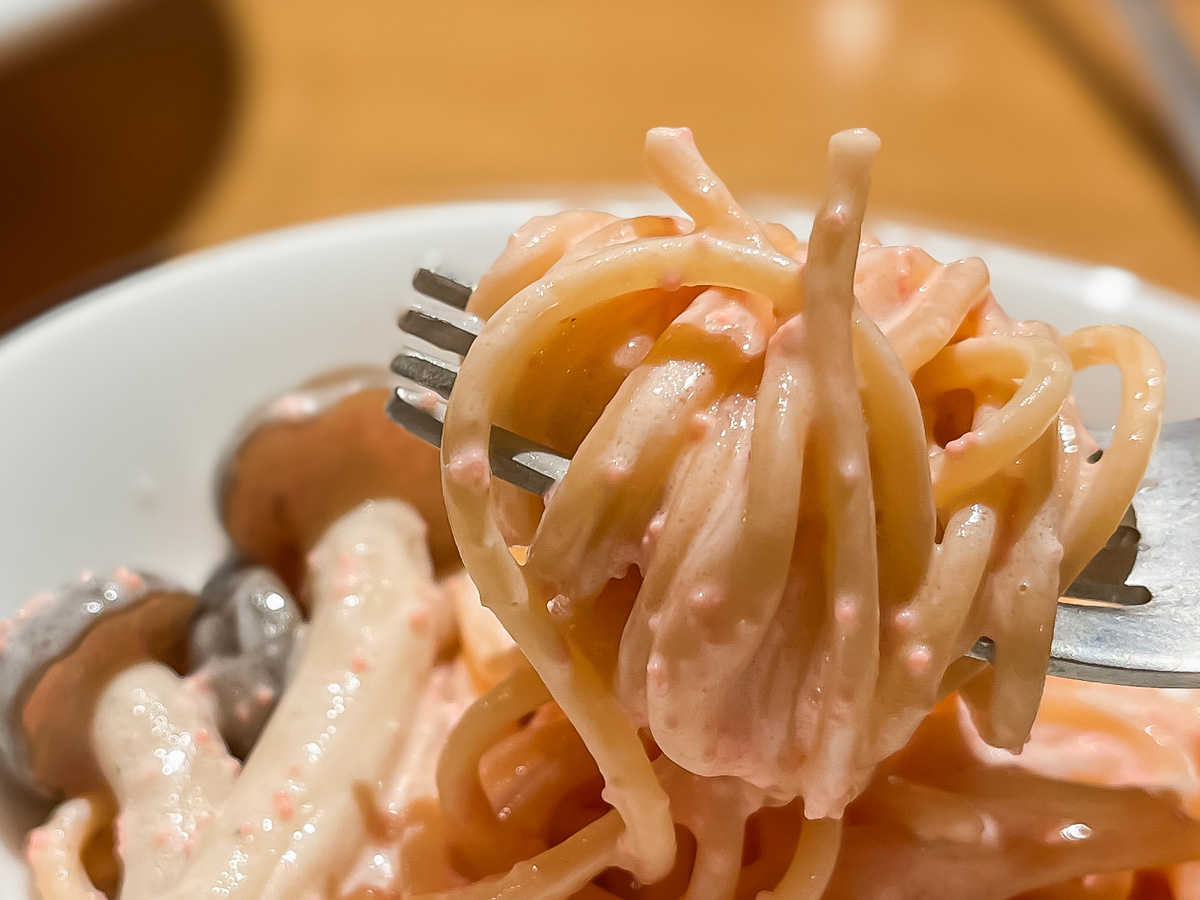 「ニコラスピザハウス」で週末限定ランチのピザと明太子クリームパスタ食べた!/横浜・馬車道