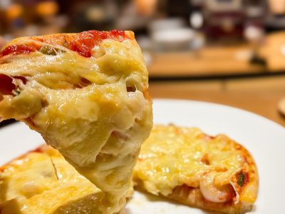 「ニコラスピザハウス」で週末限定ランチのピザと明太子クリームパスタ食べた！／横浜・馬車道