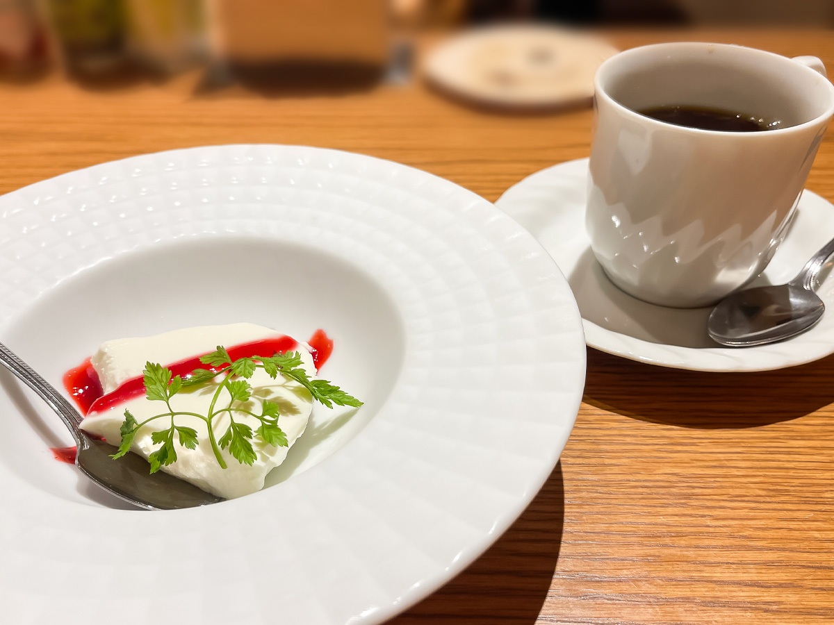 「ニコラスピザハウス」で週末限定ランチのピザと明太子クリームパスタ食べた!/横浜・馬車道