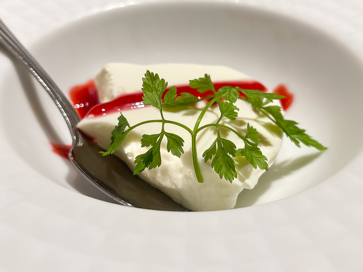 「ニコラスピザハウス」で週末限定ランチのピザと明太子クリームパスタ食べた!/横浜・馬車道