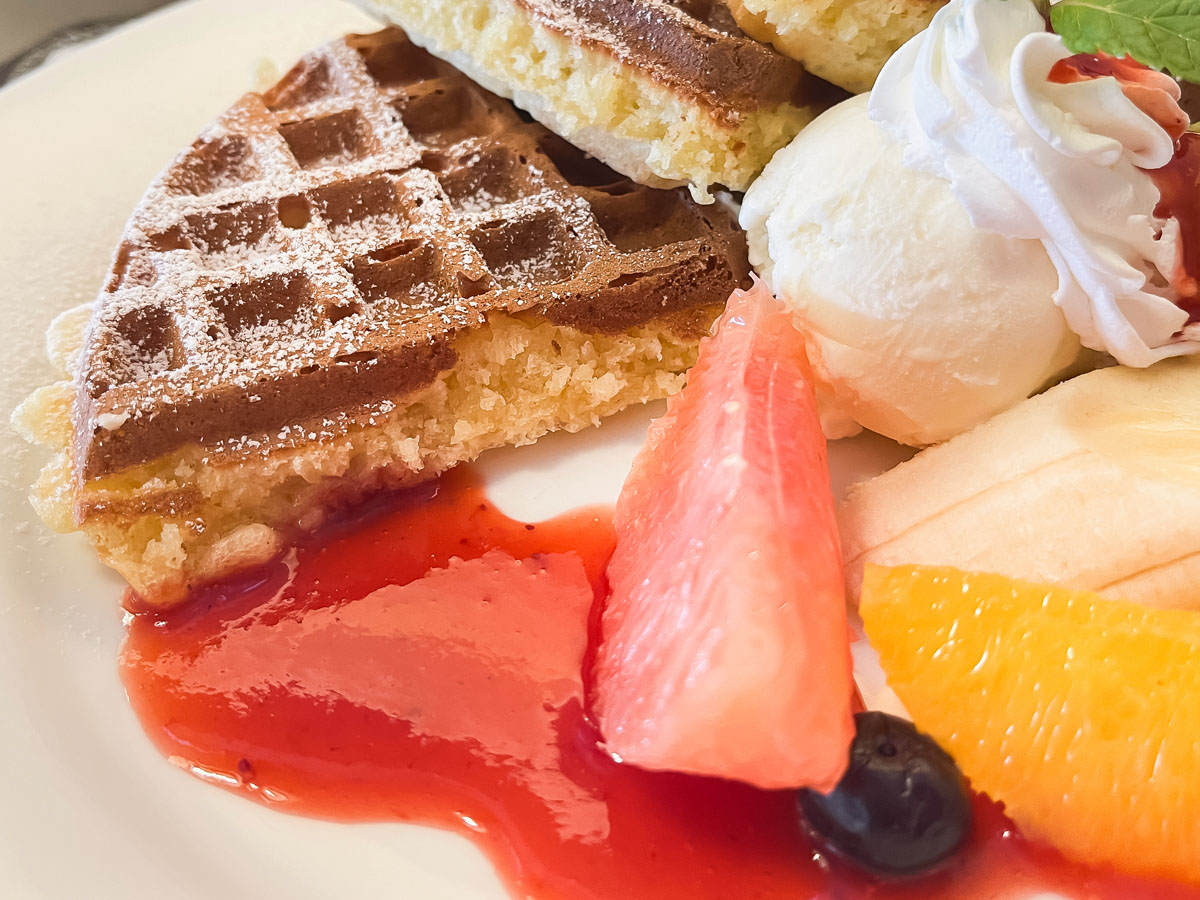 自家焙煎「尾道浪漫珈琲」で珈琲ゼリーとフルーツワッフル食べたよ！／広島県