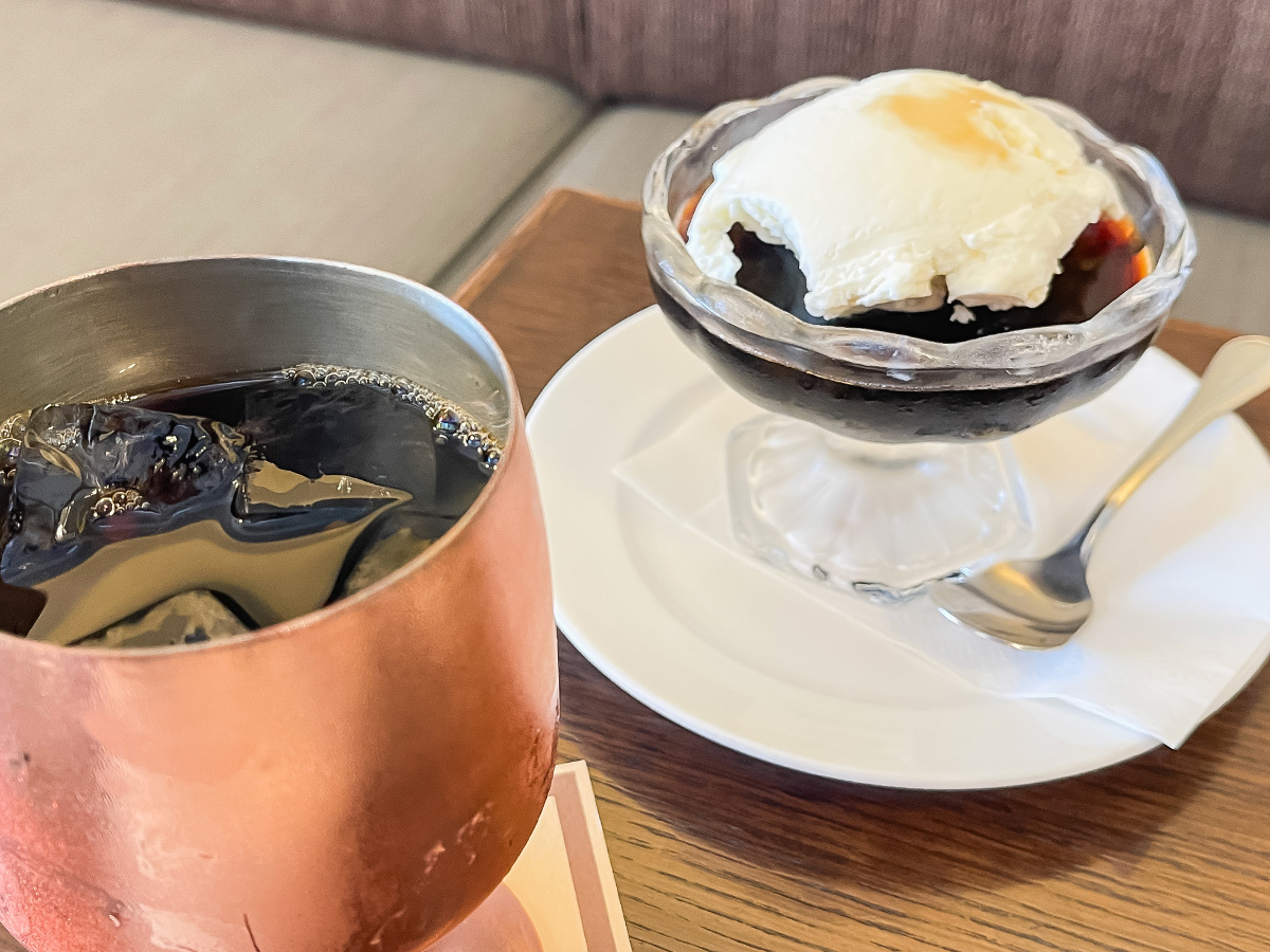 自家焙煎「尾道浪漫珈琲」で珈琲ゼリーとフルーツワッフル食べたよ！／広島県