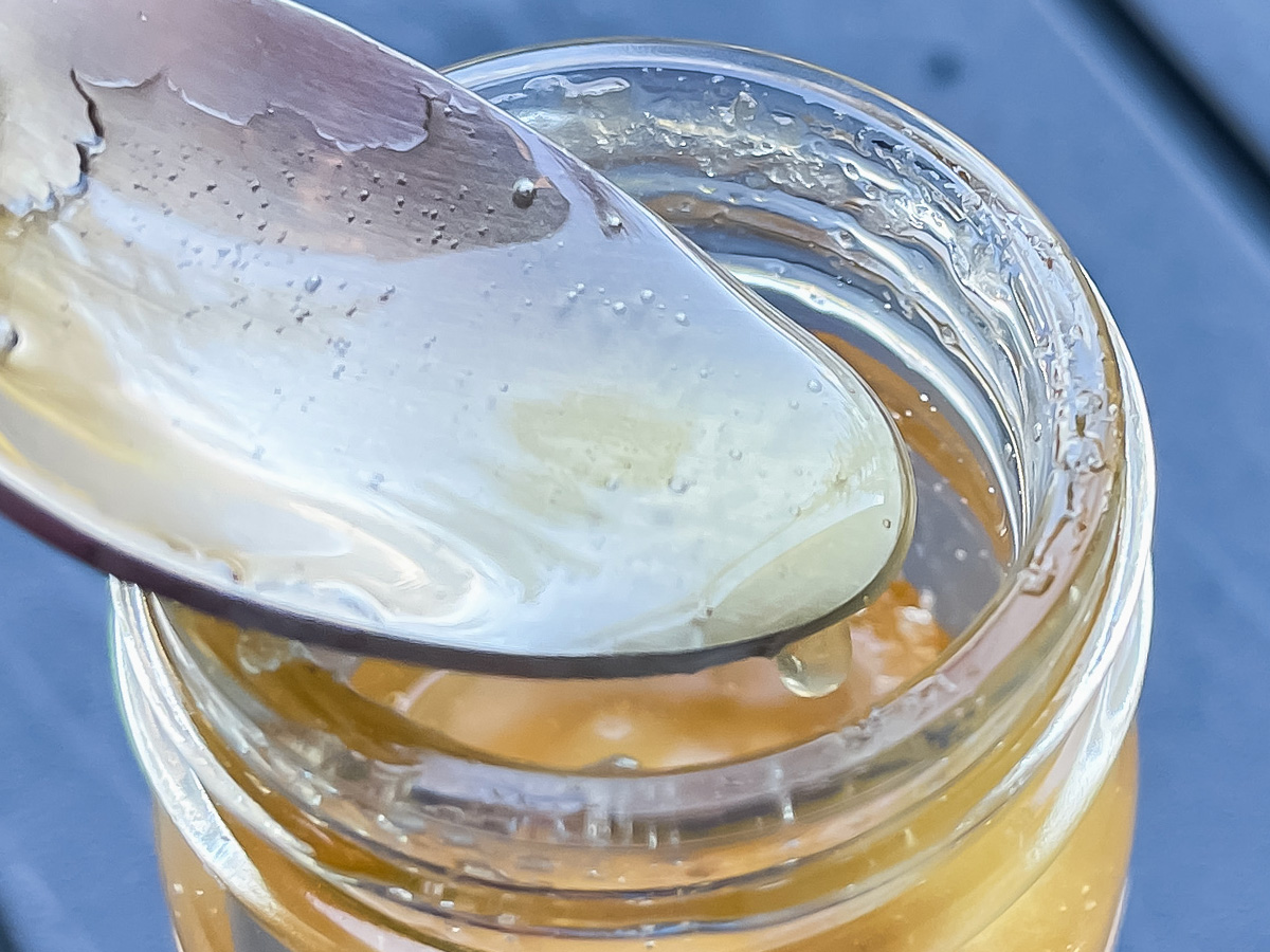 青空喫茶「ハチのひぐらし」の日本みつばちが作る "野生のハチミツ"買ってみたよ/広島県湯来町