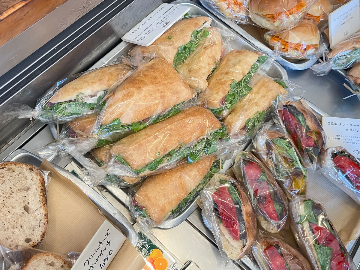 パン屋「カドナ(Cadona)」のフォカッチャとタルティーヌとチャパタサンド食べたよ！／広島県戸山地区