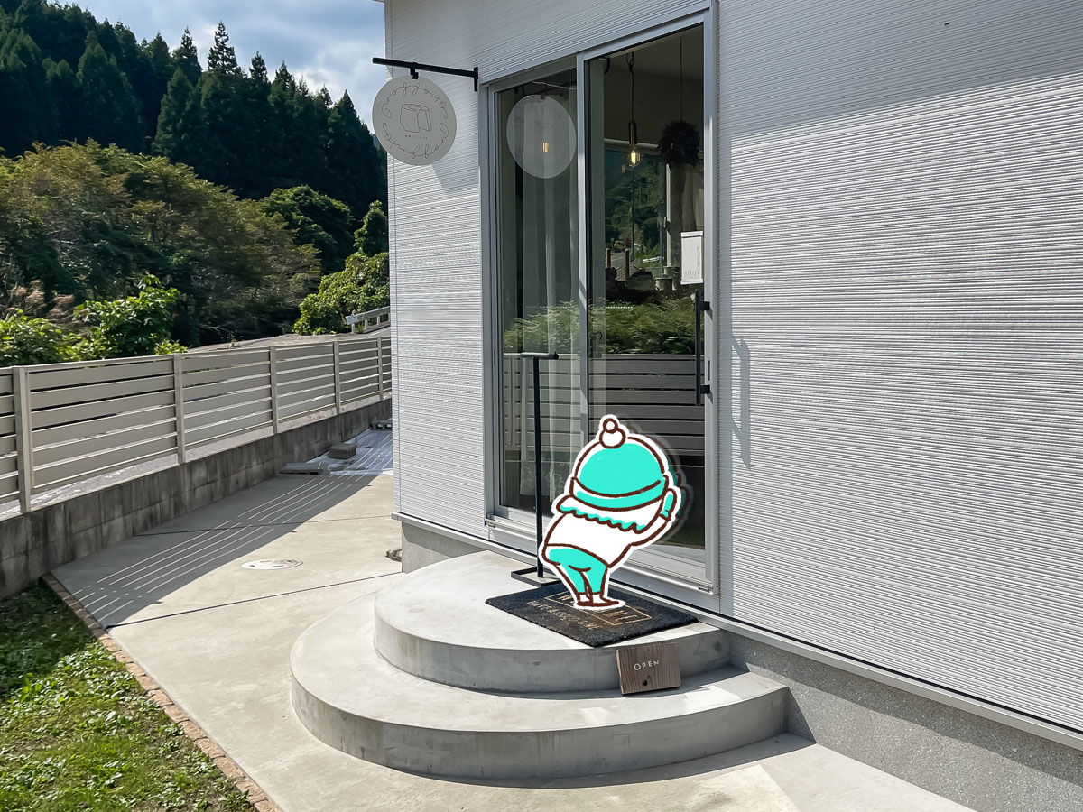 「toroffon」の気まぐれ純生シフォンカップ、米粉ノンオイルシフォンケーキ(ロイヤルミルクティー)食べたよ！／広島県