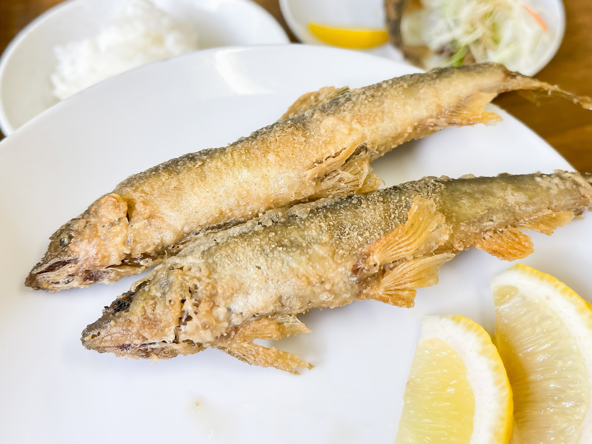 「湯来つり堀」で釣った”鮎”を塩焼き・唐揚げにしてもらって食べた!/広島県湯来町