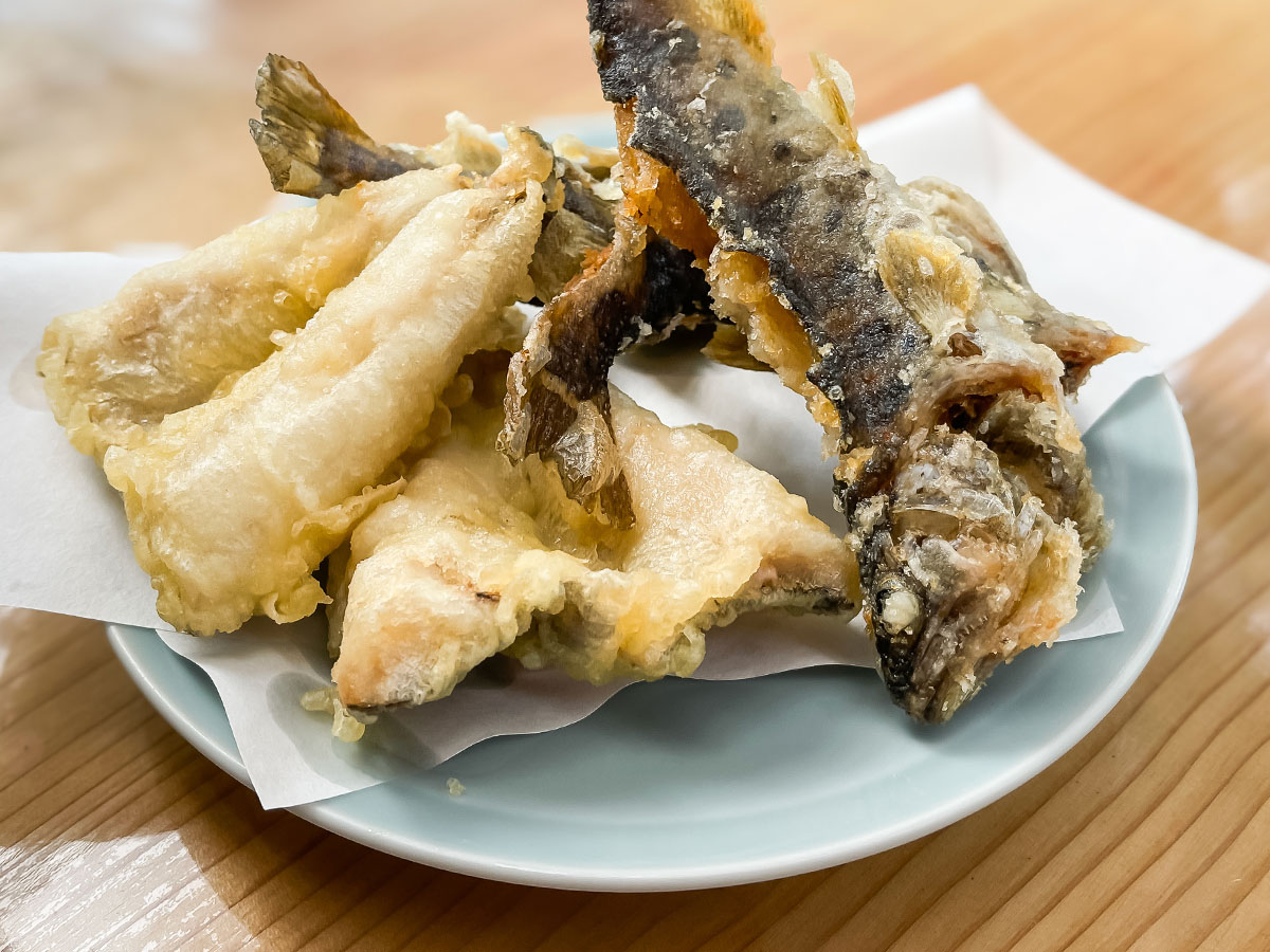 つり堀亭「にしむら」で渓流魚アマゴとイワナ釣って料理にしてもらったよ/広島県吉和