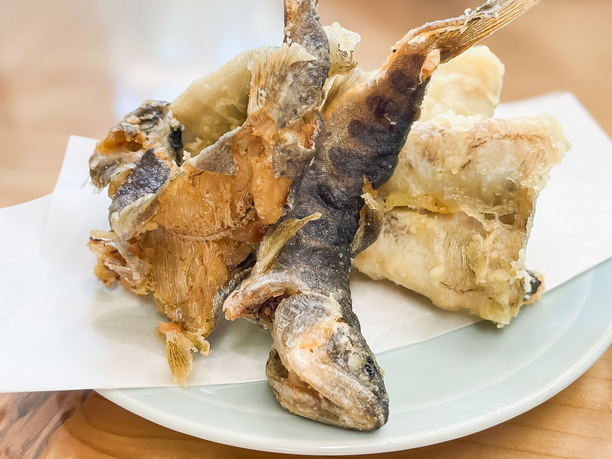 つり堀亭「にしむら」で渓流魚アマゴとイワナ釣って料理にしてもらったよ/広島県吉和