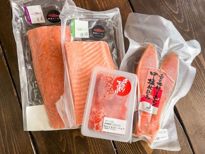 「境港水産物直売センター」で天然岩がき”夏輝”、白イカ、本まぐろ寿司、甘海老の刺身食べたよ！／鳥取県境港市