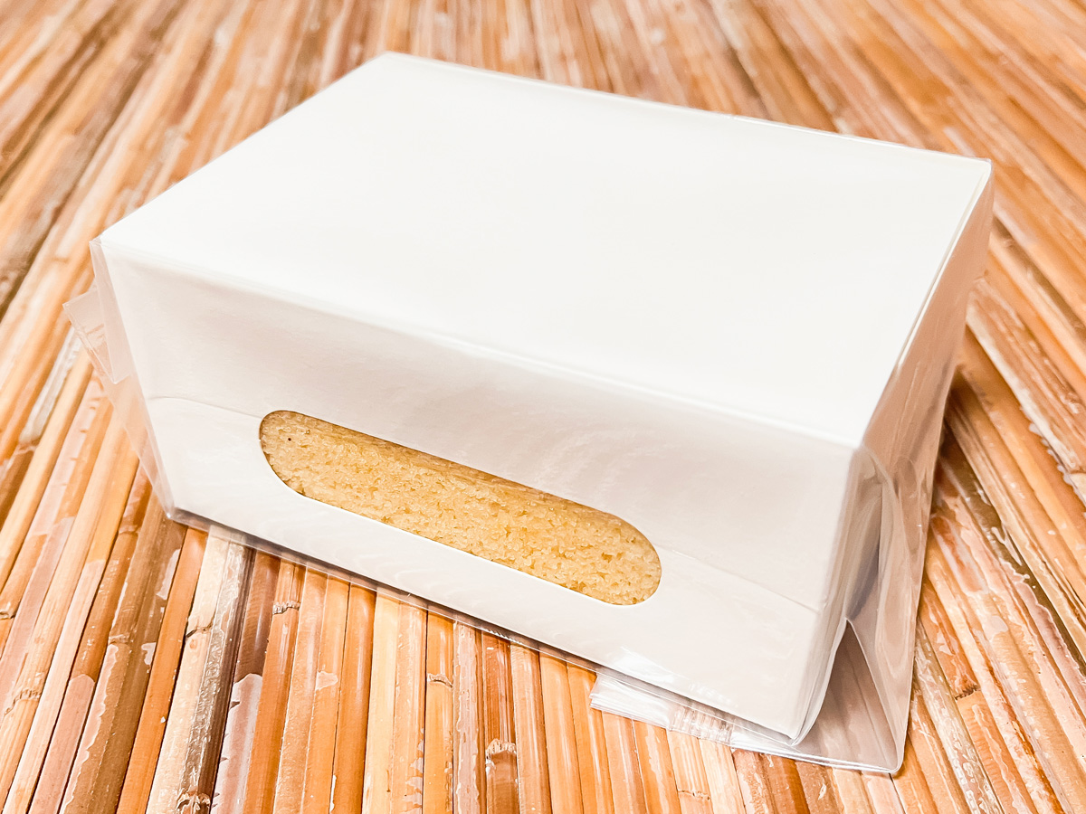 霧島酒造「霧島ファクトリーガーデン」で黒霧島カステラと、特別蒸留きりしま使用の本格焼酎けーき買ってみた！／宮崎県都城市