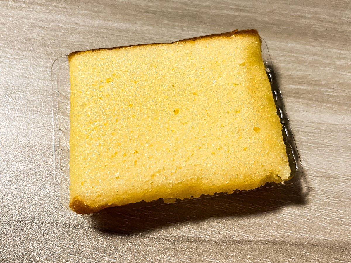 霧島酒造「霧島ファクトリーガーデン」で黒霧島カステラと、特別蒸留きりしま使用の本格焼酎けーき買ってみた！／宮崎県都城市