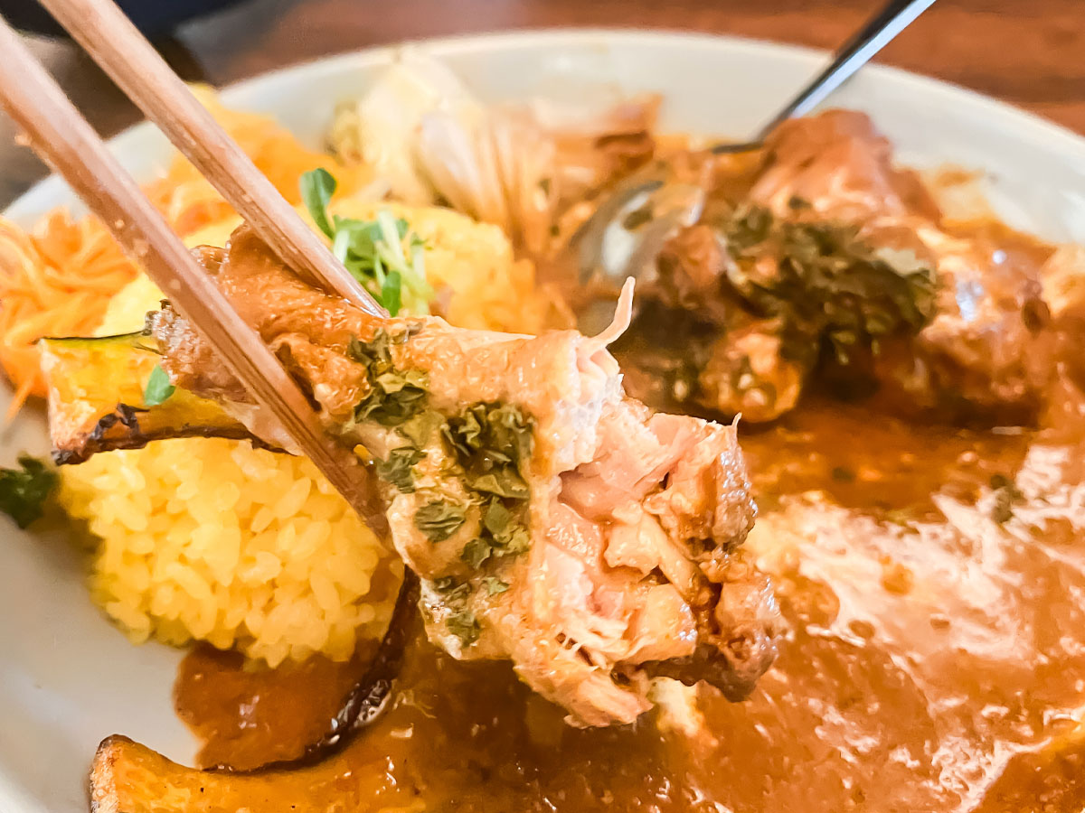 「スパイスカレー然(ぜん)」でチキンカレーとスパイスソボロカレー食べたよ！／宮崎県都城市