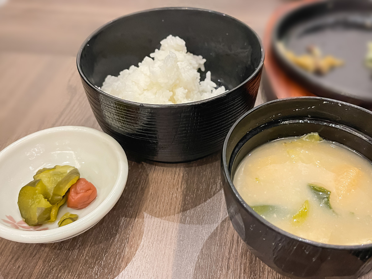 ホテルルートイン都城のレストラン「NAGOMI(でなごみ)」で地鶏の炭火焼・上田カリーうどん食べた!/宮崎県都城市
