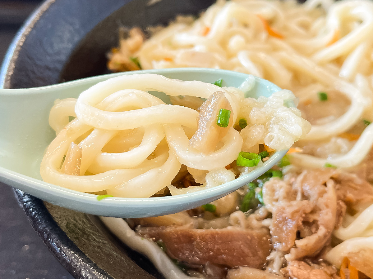「ふたみうどん研究所」で、極の肉ごぼううどん(かけ)食べたよ！／宮崎県都城市