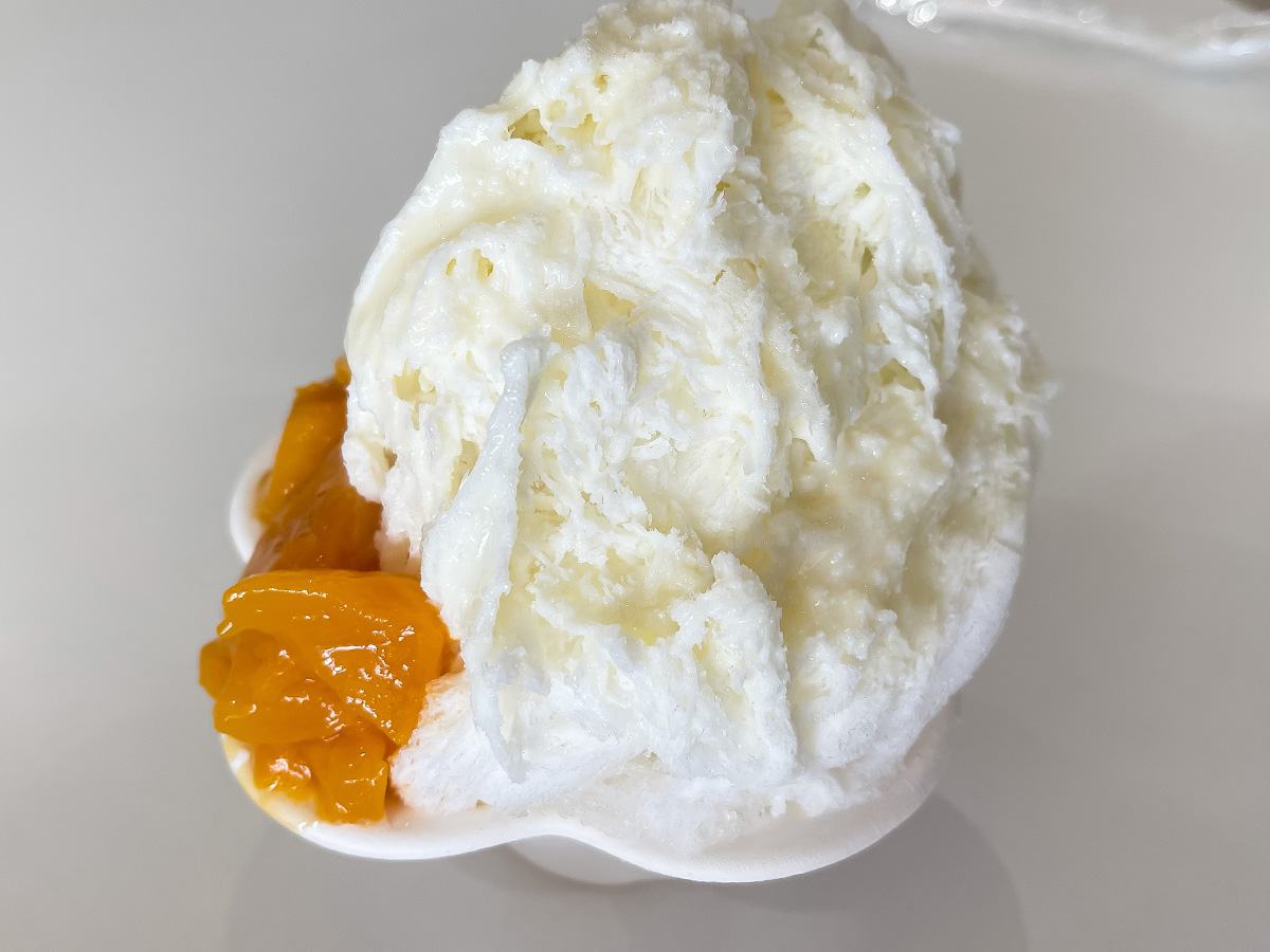 市場「果ふぇ翠ーっ(カフェスイーツ)」でマンゴー乗せ白くまかき氷食べたよ！／宮崎県都城市