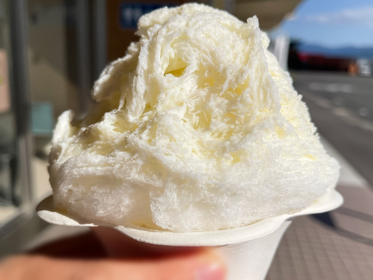 市場「果ふぇ翠ーっ(カフェスイーツ)」でマンゴー乗せ白くまかき氷食べたよ！／宮崎県都城市