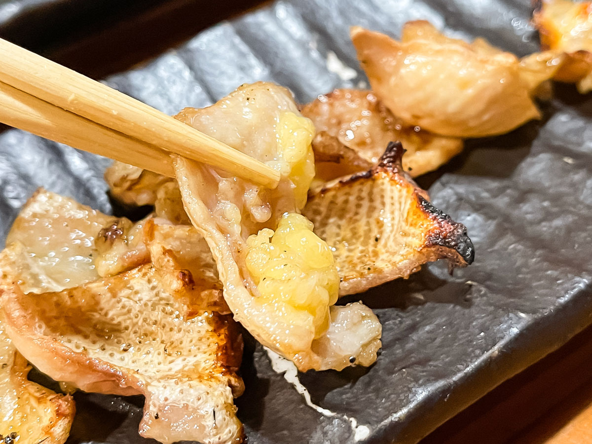 地鶏料理専門店「宮崎小林 地鶏の里」でお刺身盛合せ、親子孫丼食べたよ／宮崎県小林市