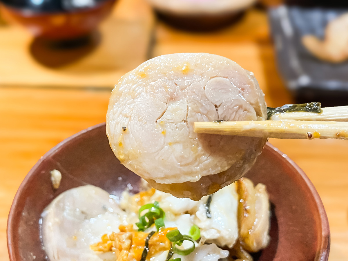 地鶏料理専門店「宮崎小林 地鶏の里」でお刺身盛合せ、親子孫丼食べたよ／宮崎県小林市