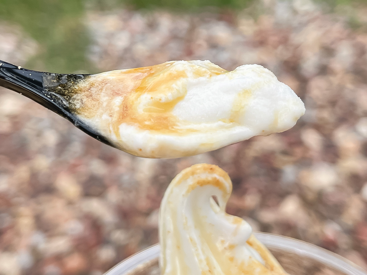 「高原アイスクリーム研究所」で黒蜜きなこソフトクリームパフェ食べたよ/宮崎県高原町