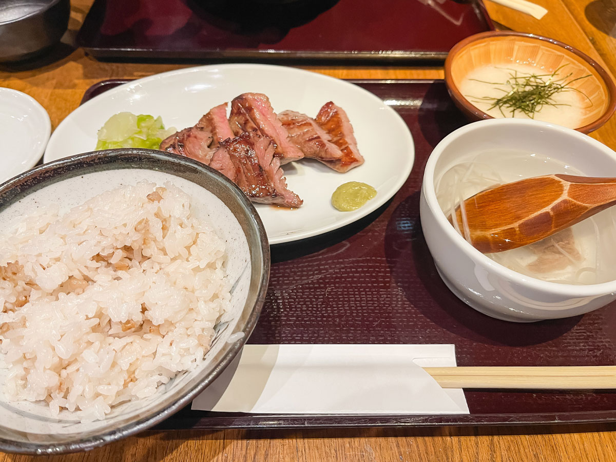 仙台牛たん「荒(あら)」で牛たん定食、牛たんシチュー食べた！／羽田空港第二ターミナル