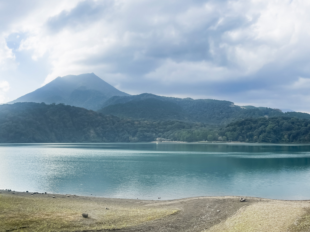 霧島山最大の火口湖「御池(みいけ)」でミッシーに乗ってみたよ/宮崎県高原町