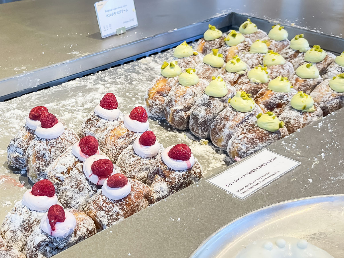 「I'm donut?(アイムドーナツ)」でクリームドーナツ、ショコラベリー、キャラメルクランチ買ったよ！／横浜臨港パーク店