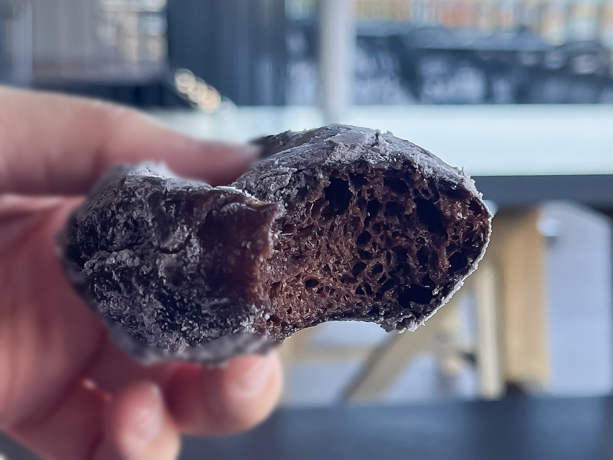 「I'm donut?(アイムドーナツ)」でクリームドーナツ、ショコラベリー、キャラメルクランチ買ったよ！／横浜臨港パーク店