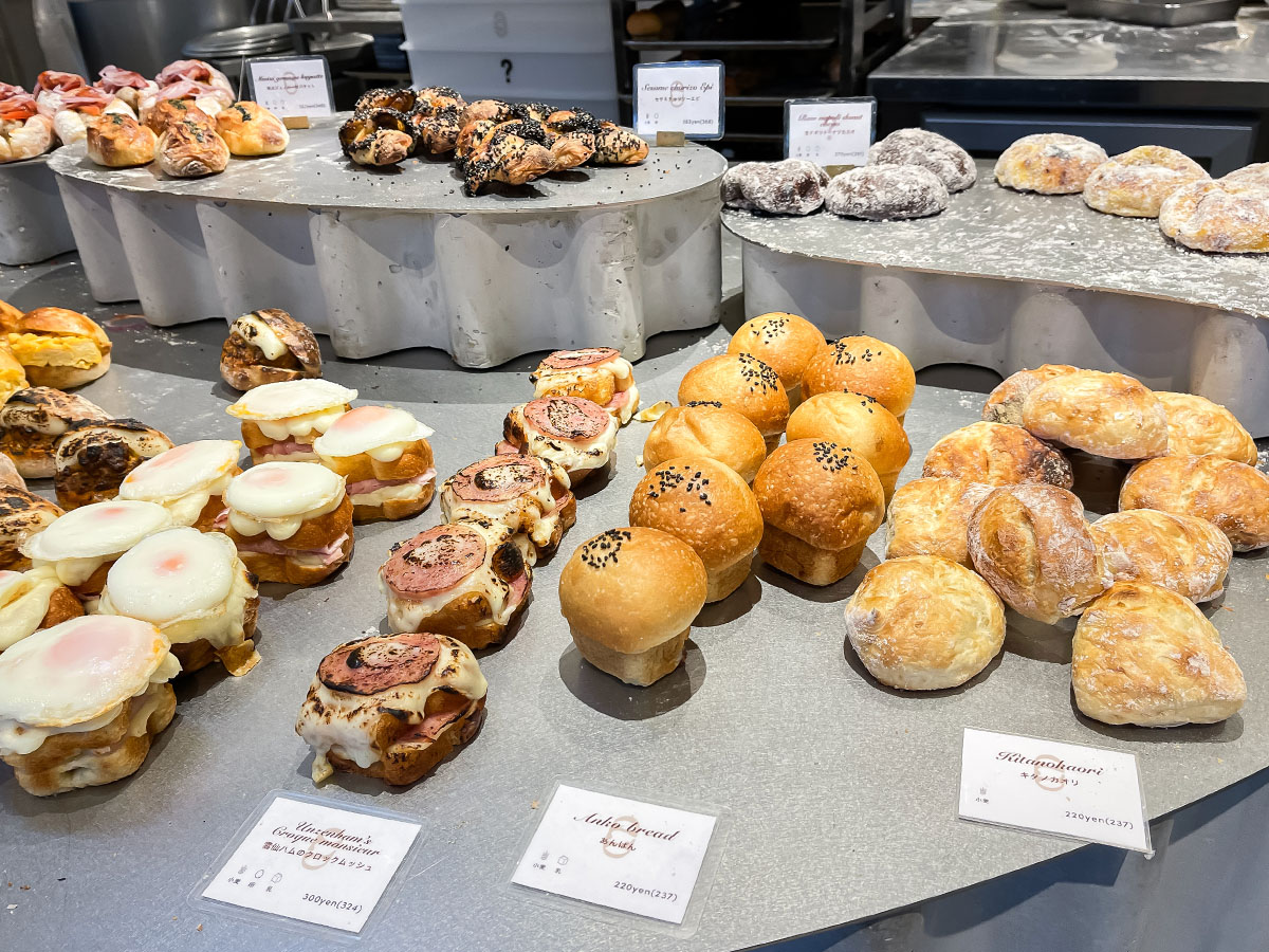 「daco(ダコ)」でチーズジャンキー、照り焼きバーガー、カカオキャラメルカマンベール買ったよ!/横浜臨港パーク店