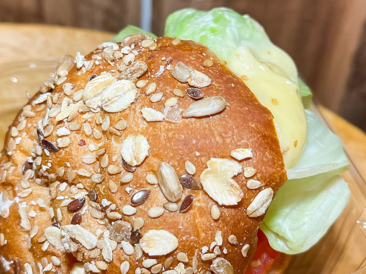 「daco(ダコ)」でチーズジャンキー、照り焼きバーガー、カカオキャラメルカマンベール買ったよ!/横浜臨港パーク店