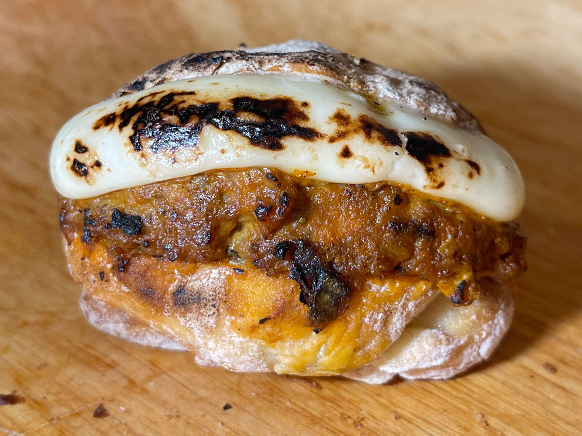 「daco(ダコ)」でチーズジャンキー、照り焼きバーガー、カカオキャラメルカマンベール買ったよ!/横浜臨港パーク店