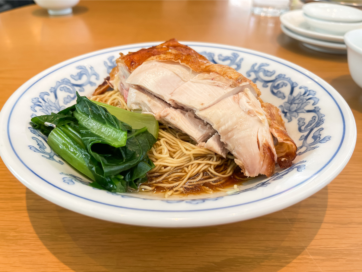 「威南記海南鶏飯(ウィーナムキー ハイナンチキンライス)」でローストチキンヌードルとラクサ食べた/東京・田町店