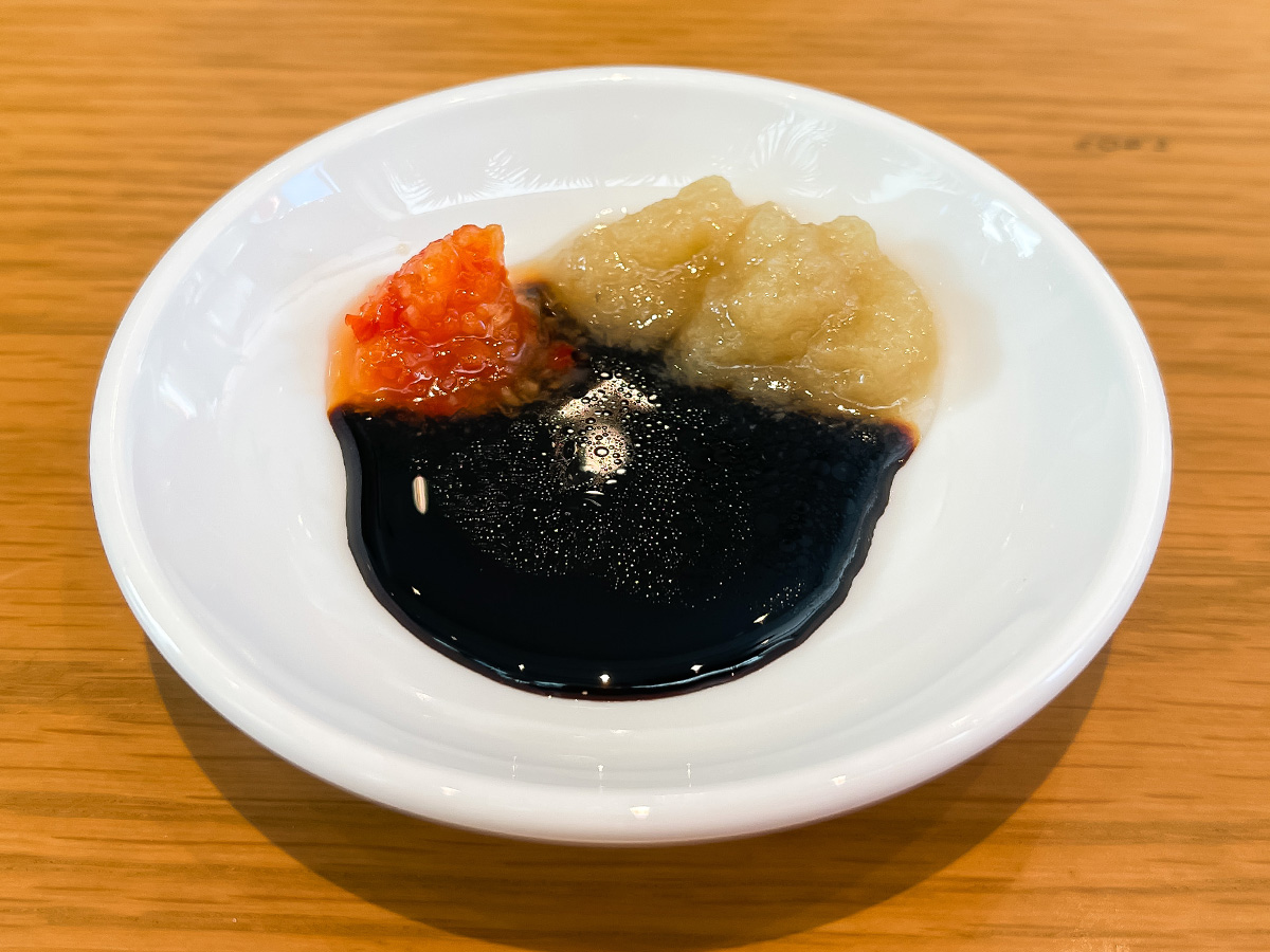 「威南記海南鶏飯(ウィーナムキー ハイナンチキンライス)」でローストチキンヌードルとラクサ食べた/東京・田町店