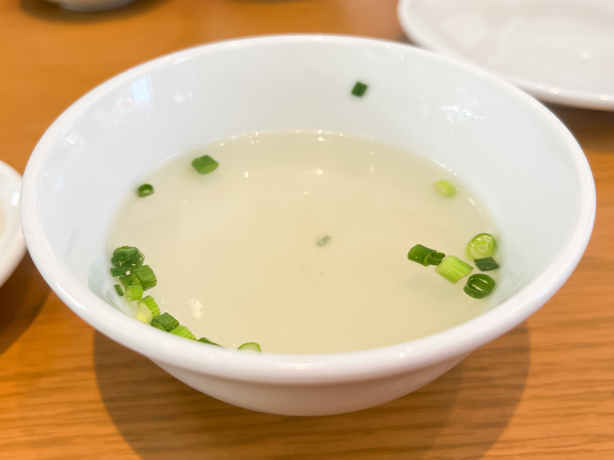 「威南記海南鶏飯(ウィーナムキー ハイナンチキンライス)」でローストチキンヌードルとラクサ食べた/東京・田町店