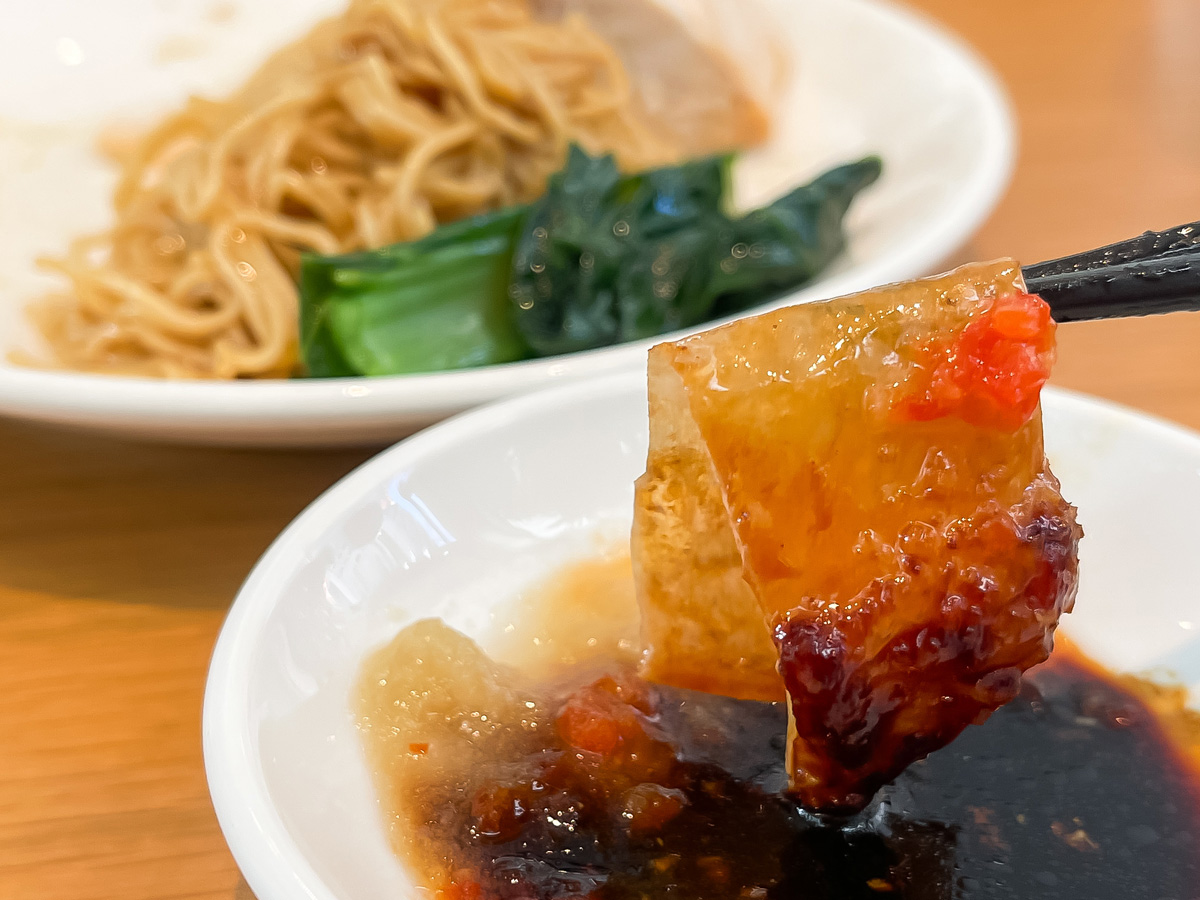 「威南記海南鶏飯(ウィーナムキー ハイナンチキンライス)」でローストチキンヌードルとラクサ食べた/東京・田町店