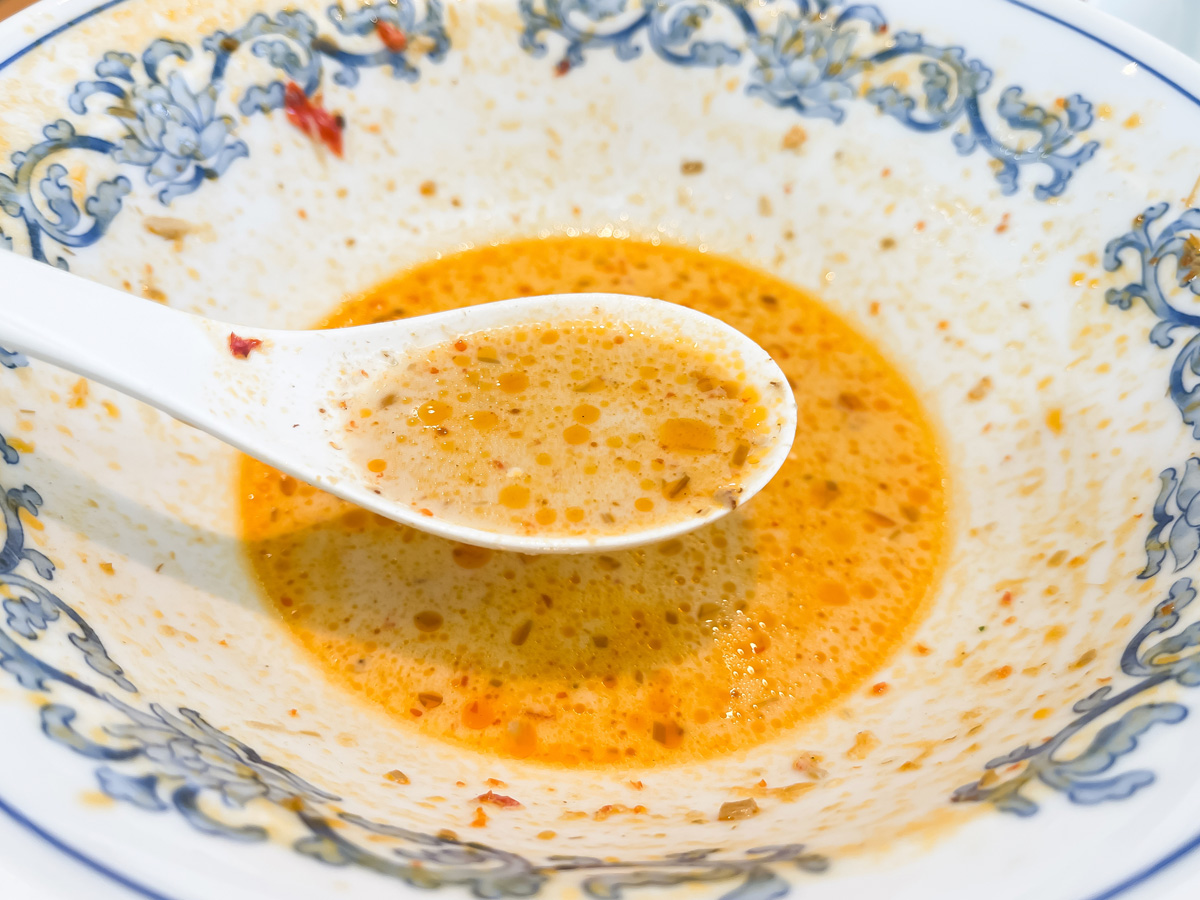 「威南記海南鶏飯(ウィーナムキー ハイナンチキンライス)」でローストチキンヌードルとラクサ食べた/東京・田町店