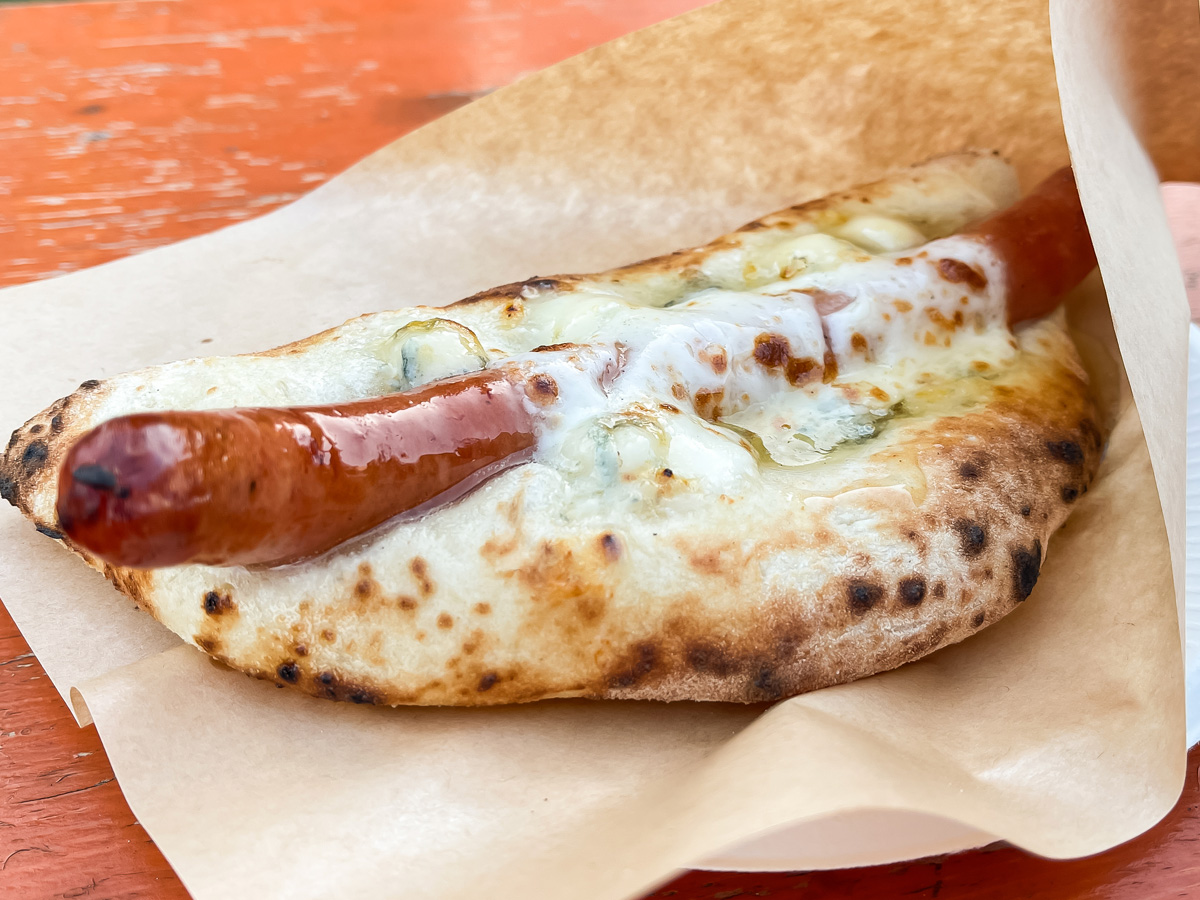 「DIVERTENTE(ディヴェルテンテ)」でナポリピザドッグ食べたよ!/クリスマスマーケットイン横浜赤レンガ倉庫