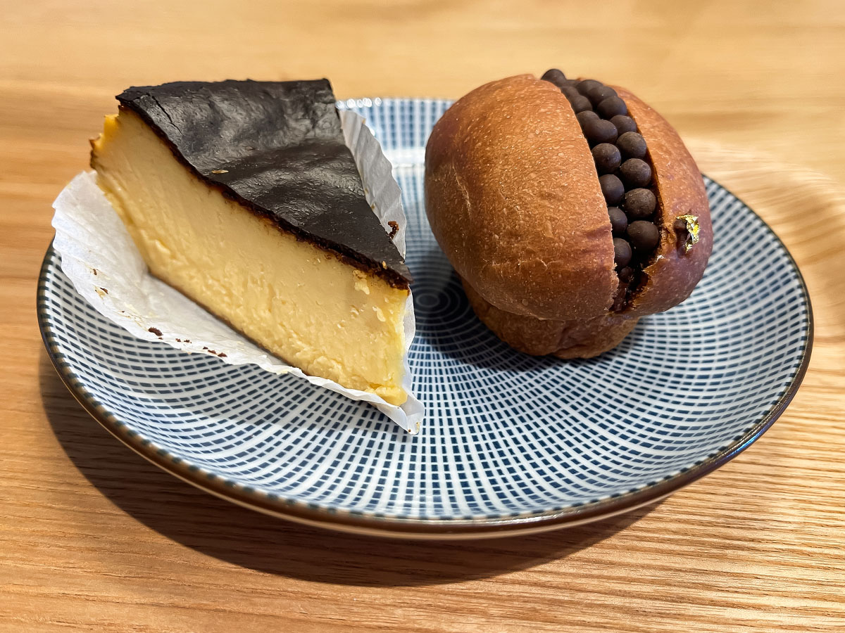 「365日とCOFFEE」でクロッカンショコラ、バスクチーズケーキ食べた！ ／東京・ニュウマン高輪店