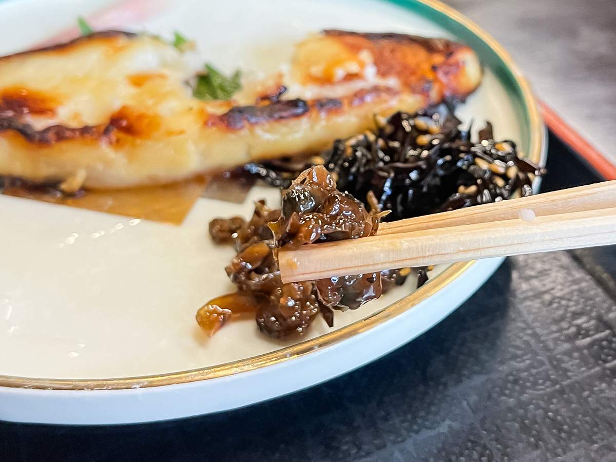 とんかつ割烹「かつ半」で期間限定カキフライ定食、むつ西京焼き定食、山かけ食べたよ!/横浜・桜木町