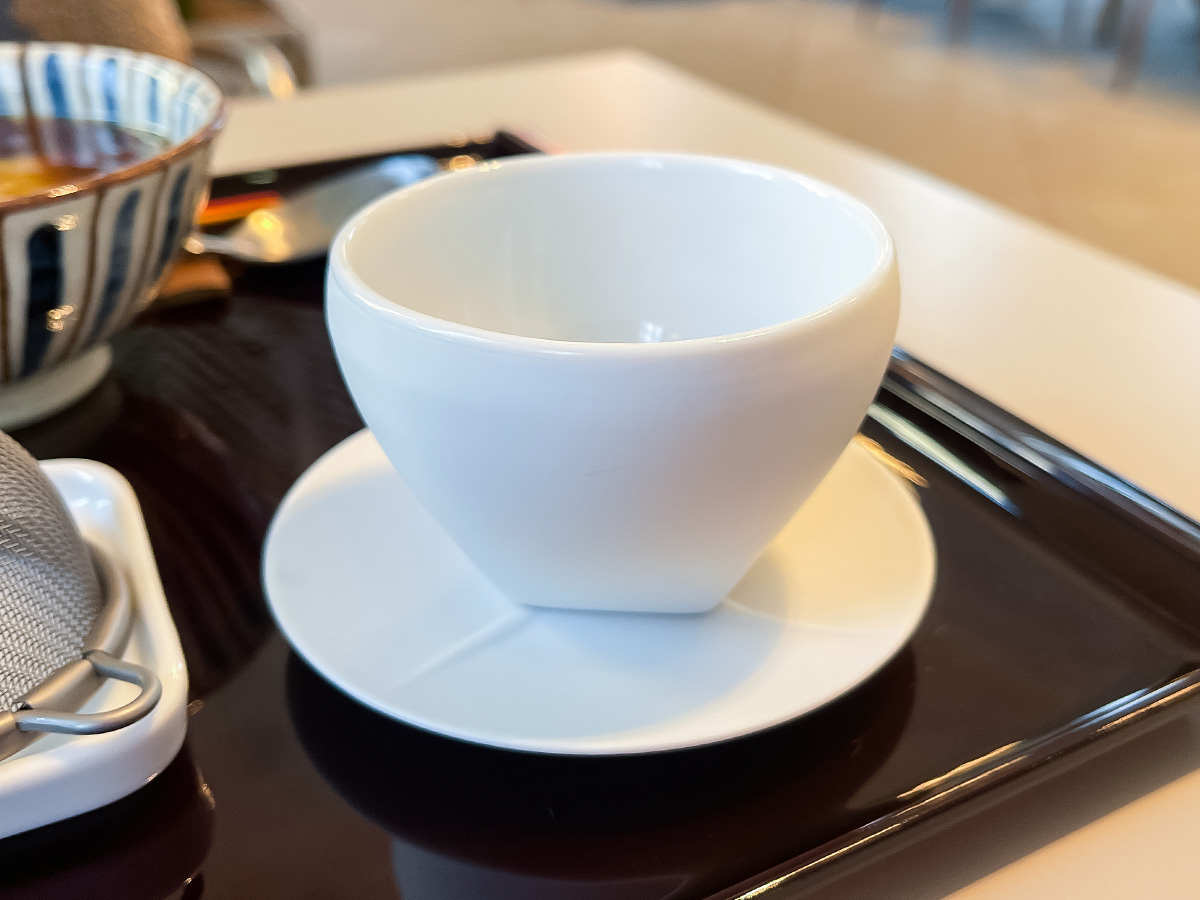 「CRAFT. Table(クラフトテーブル)」で小豆とサツマイモのおしるこ・釜炒り茶のセット食べたよ！／横浜・馬車道