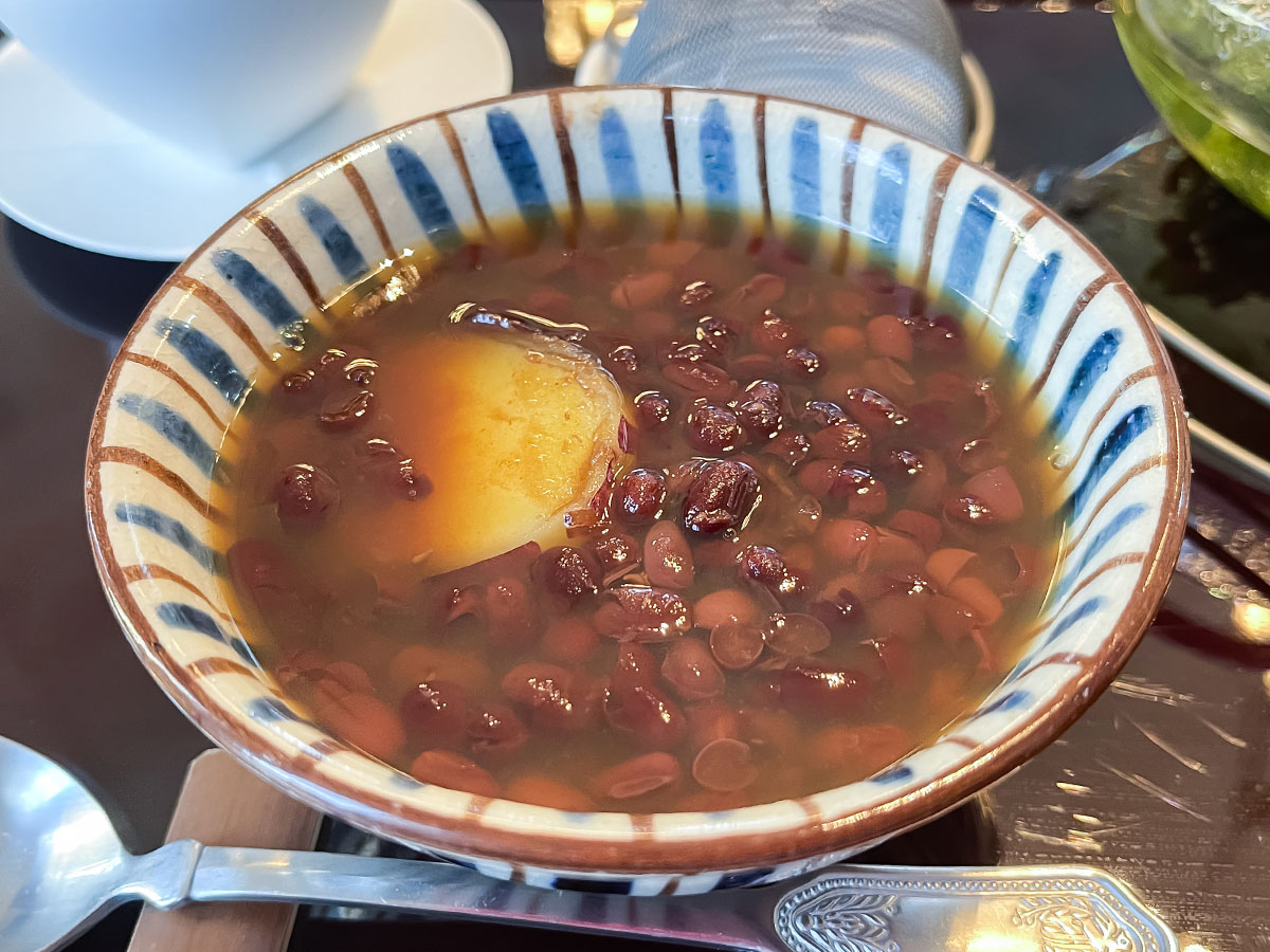 「CRAFT. Table(クラフトテーブル)」で小豆とサツマイモのおしるこ・釜炒り茶のセット食べたよ！／横浜・馬車道