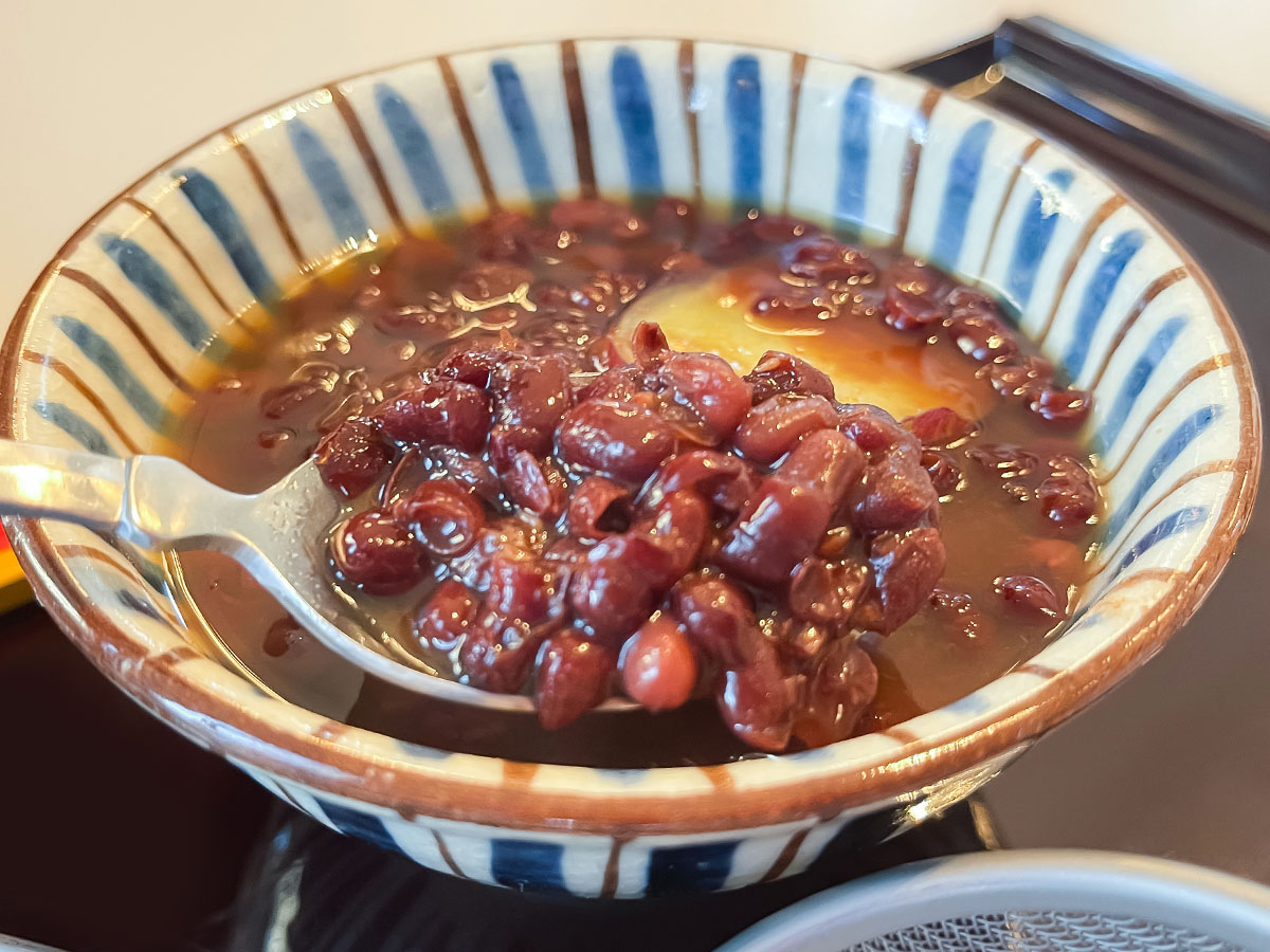 「CRAFT. Table(クラフトテーブル)」で小豆とサツマイモのおしるこ・釜炒り茶のセット食べたよ！／横浜・馬車道