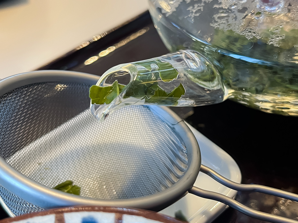 「CRAFT. Table(クラフトテーブル)」で小豆とサツマイモのおしるこ・釜炒り茶のセット食べたよ！／横浜・馬車道