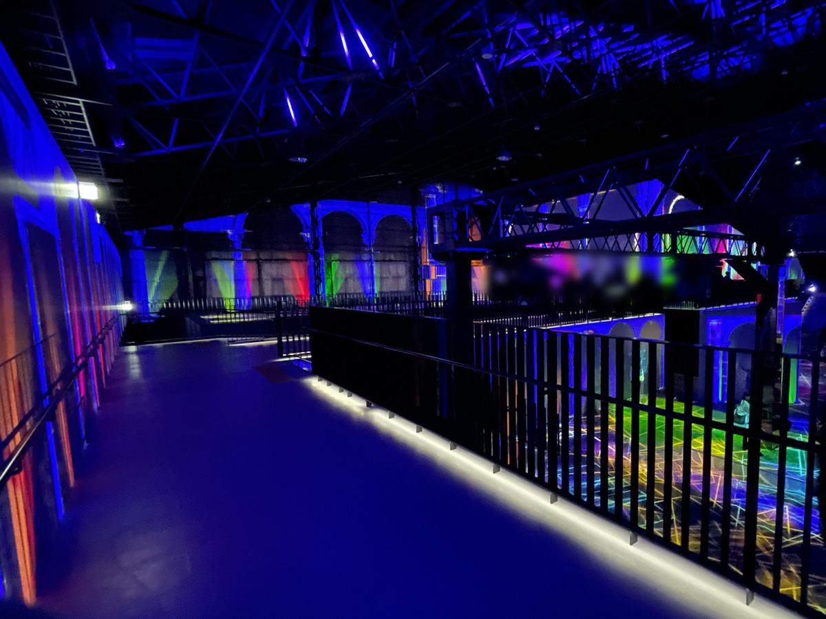 視覚と聴覚で楽しむ没入型美術館「THE MOVEUM YOKOHAMA(ザ・ムービアム ヨコハマ)」に行ってみた／横浜・山下埠頭内