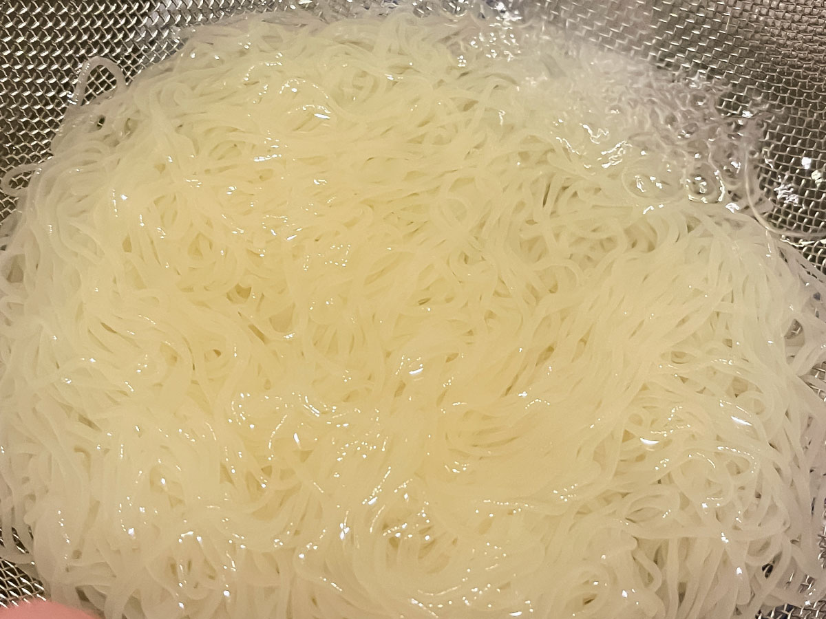 ゆうちょ銀行(7182)の株主優待で、ぴょんぴょん舎の冷麺三種詰合せがきたよ！