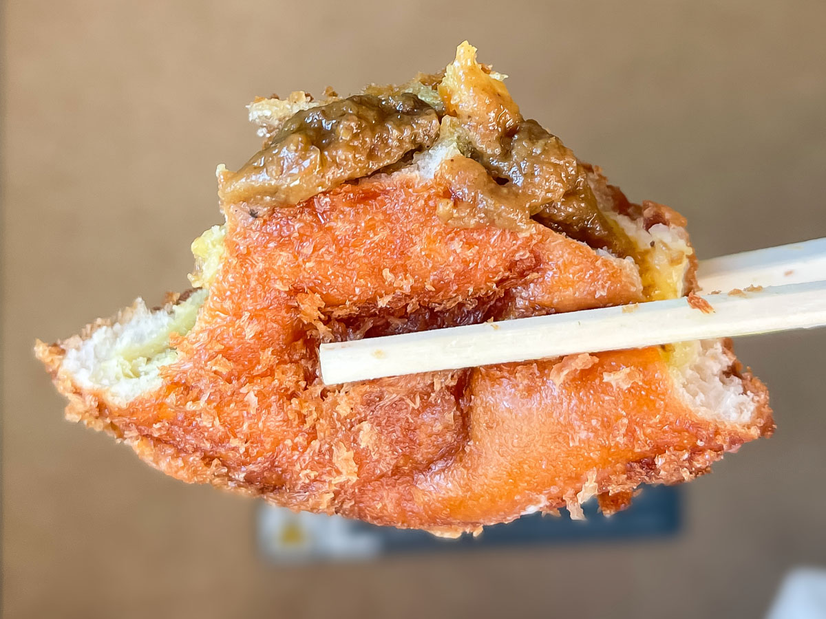 カレーパン専門店「Zopf(ツオップ)」でオリジナルカレーパン買ってみた！／東京駅改札内 グランスタ