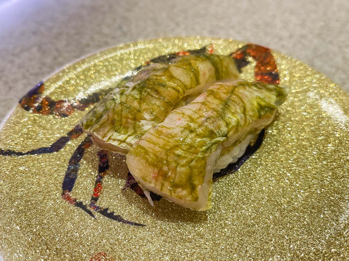 「氷見きときと寿司」で寒ぶり大トロ、白えび、甘エビ昆布〆食べた！／富山駅 とやマルシェのれん横丁