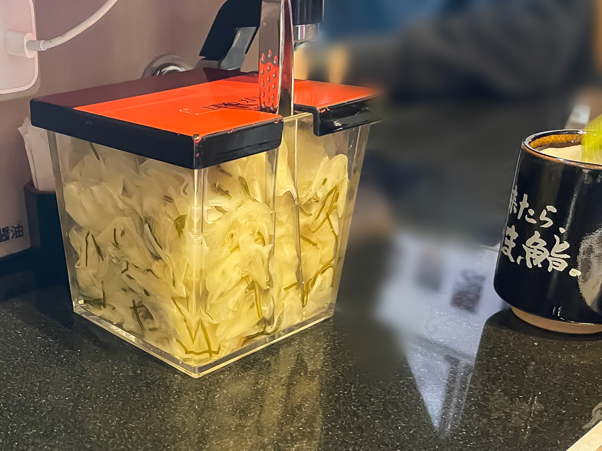 「廻転とやま鮨」で香箱蟹、白海老のお刺身と天ぷら、紅ずわい蟹三種食べた！／富山駅前店 本館